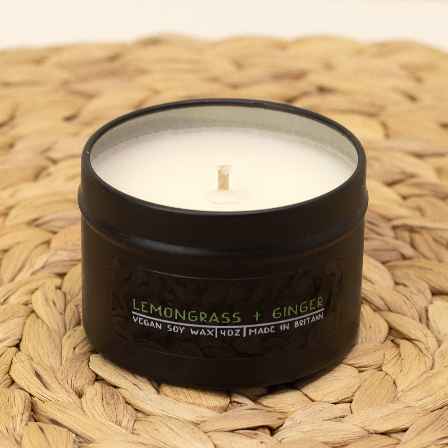 Tin candle, Lemongrass and Ginger - Fresh and citrusy.
