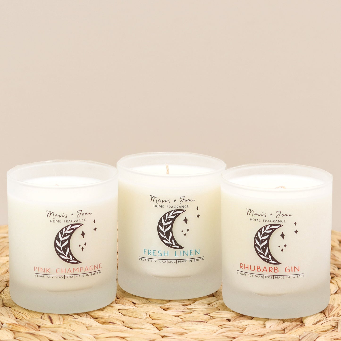 Pink champagne soy wax candle - Fruity and feminine scent.