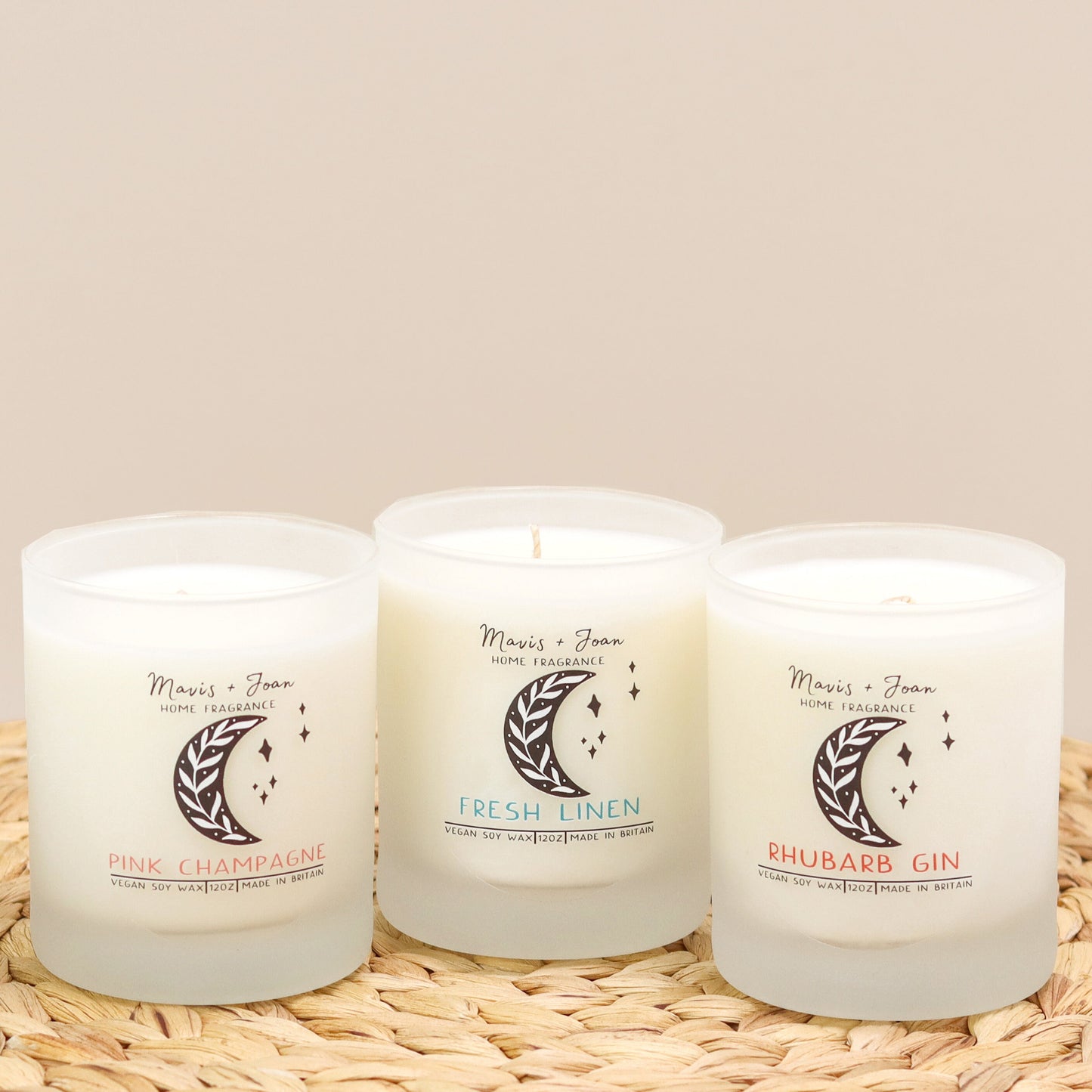 Rhubarb gin soy wax candle - Fruity and fresh.
