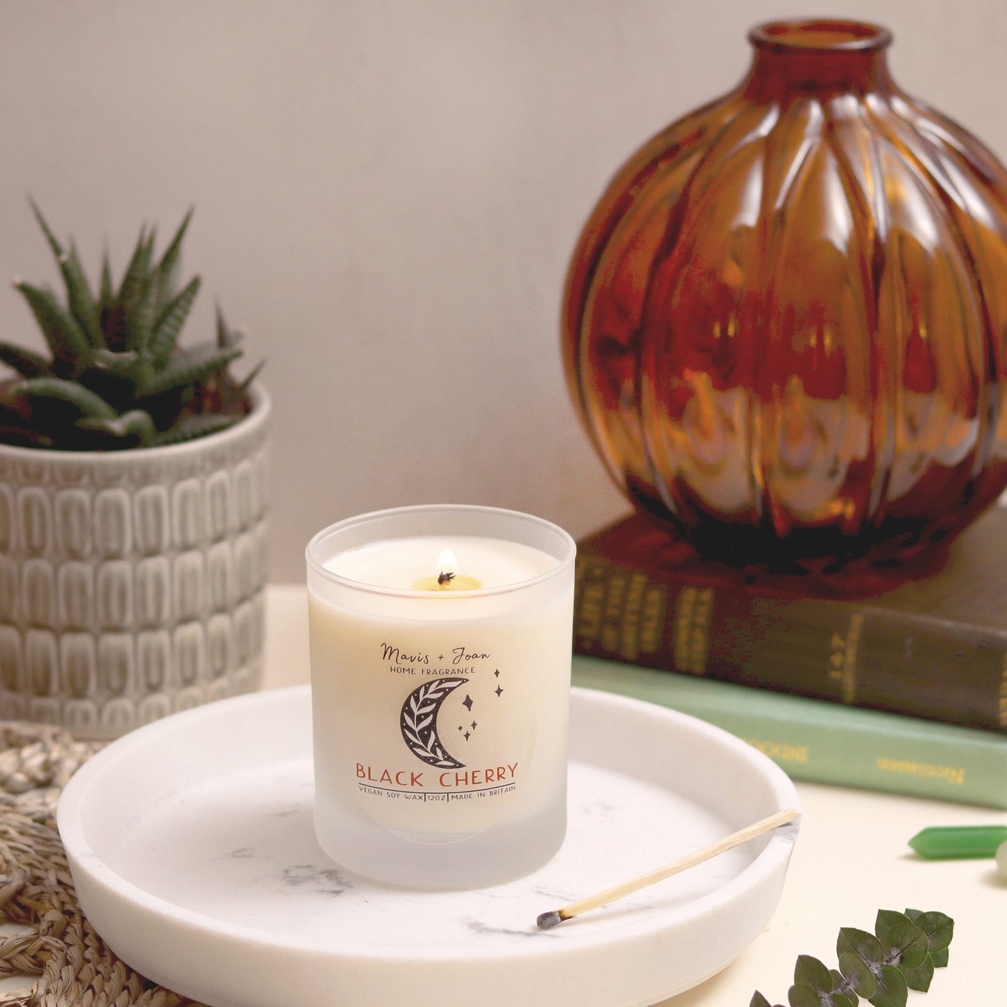 Black cherry soy wax candle - Sweet and fruity.