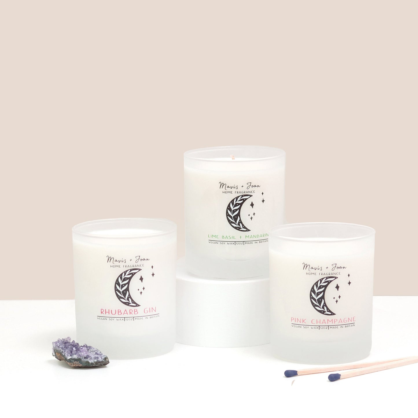 Rhubarb gin soy wax candle - Fruity and fresh.