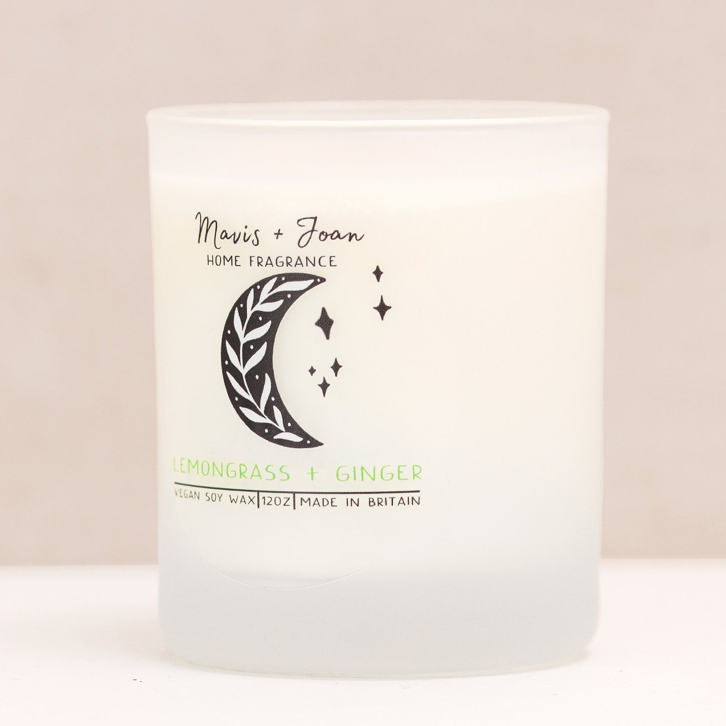 Lemongrass and ginger soy wax candle - Citrusy and fresh.