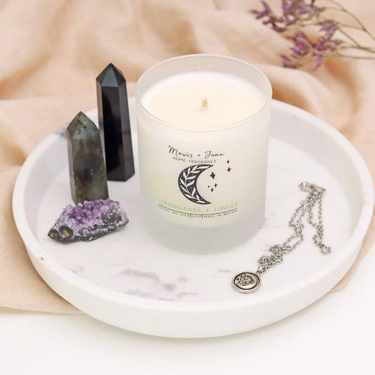 Lemongrass and ginger soy wax candle - Citrusy and fresh.